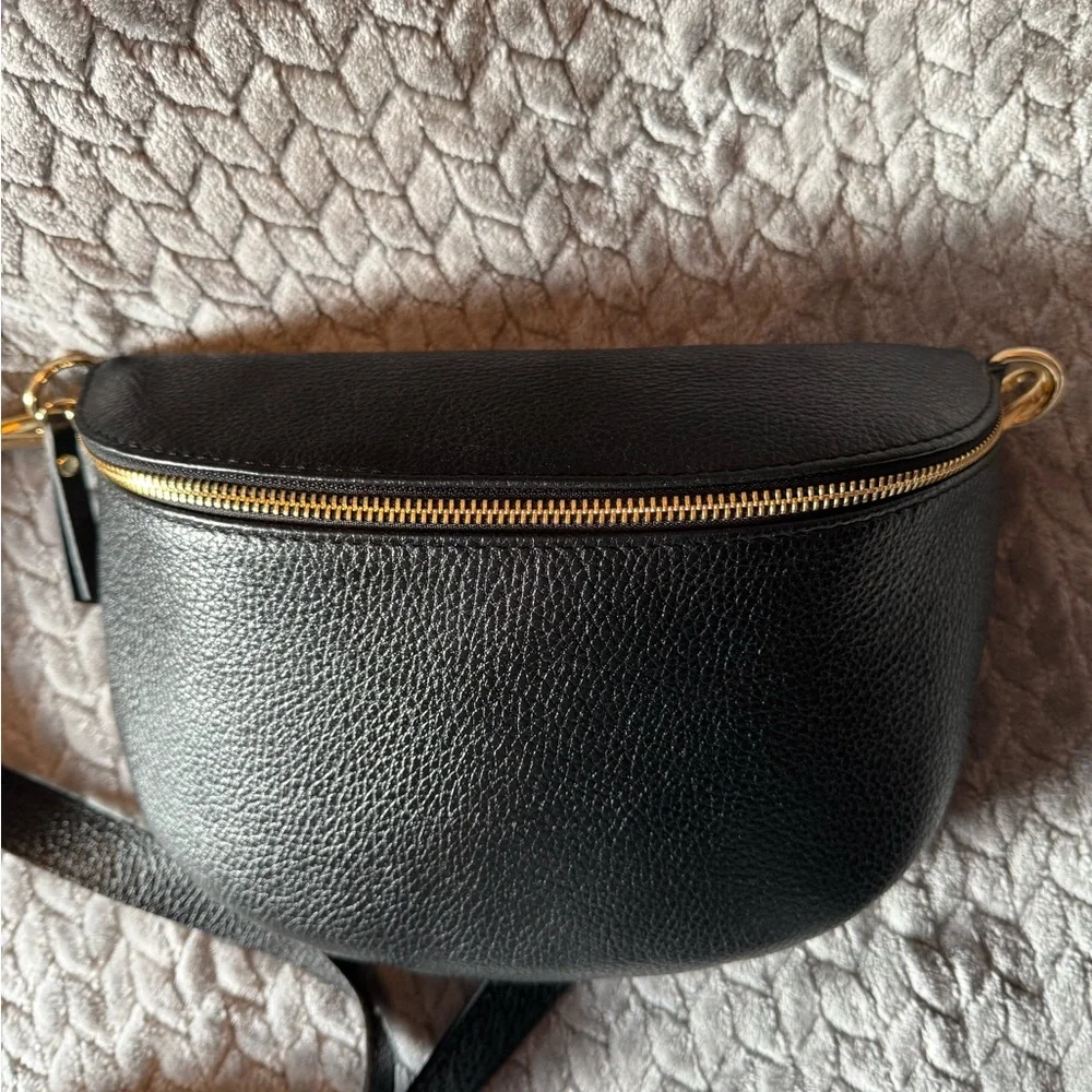 BLACK LEATHER CROSSBODY/SLING BAG
ELIE BEAUMONT - Picture 6 of 8